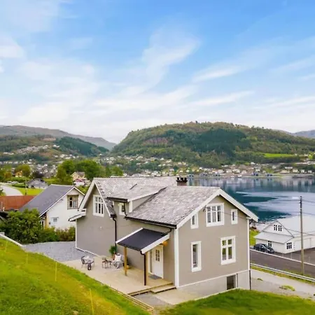 Hardangerfjord View - Luxury Fjord-Side Holiday Home Øystese Extérieur photo