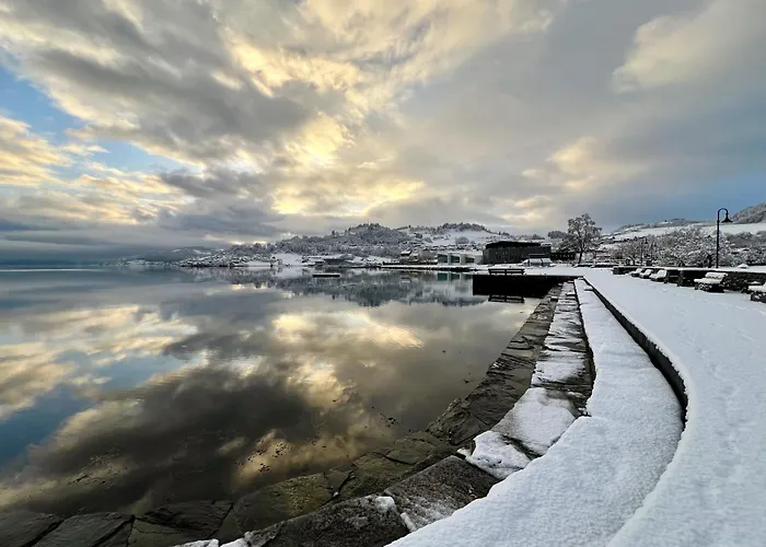 Hardangerfjord View - Luxury Fjord-Side Holiday Home