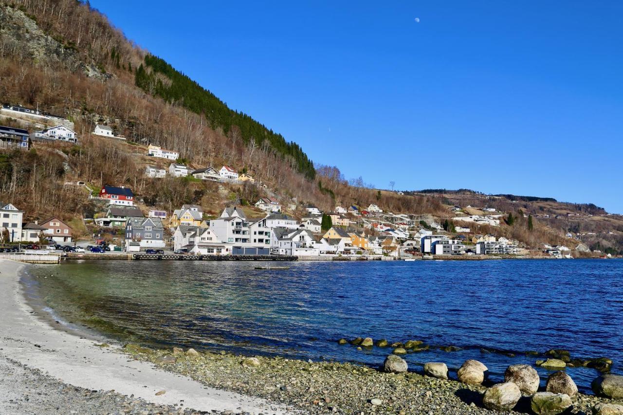 Hardangerfjord View - Luxury Fjord-side Oystese