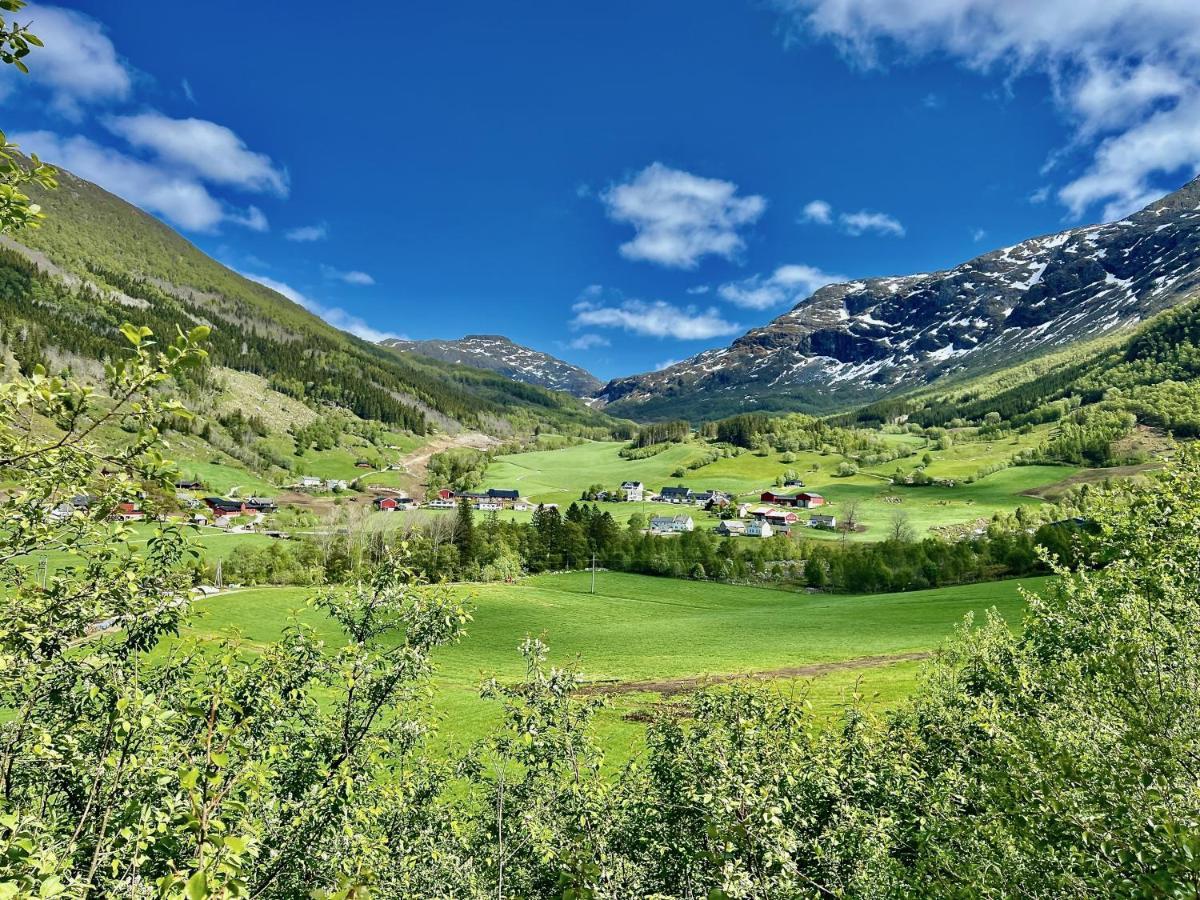 Hardangerfjord View - Luxury Fjord-side Holiday home