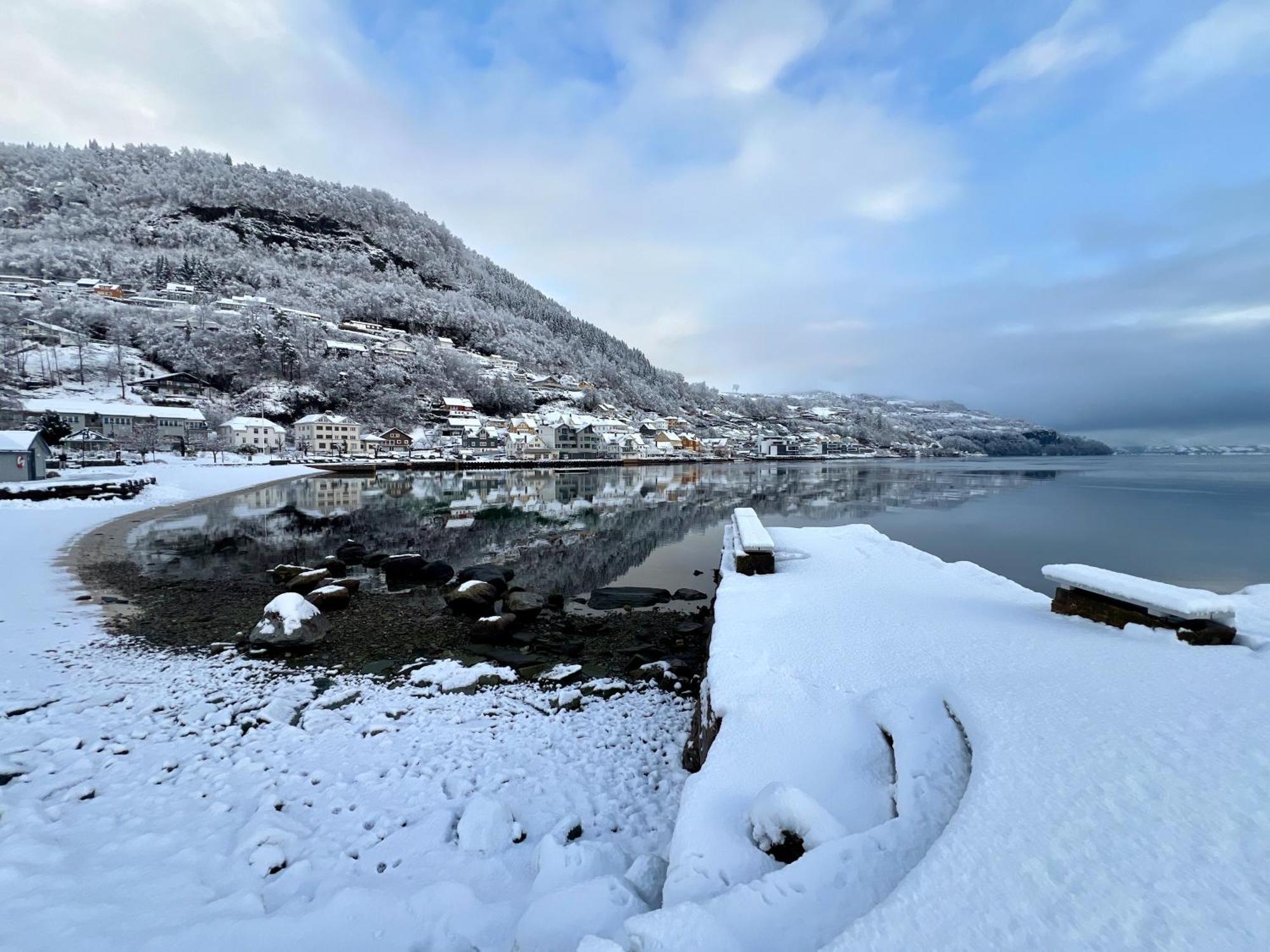 Hardangerfjord View - Luxury Fjord-side Oystese