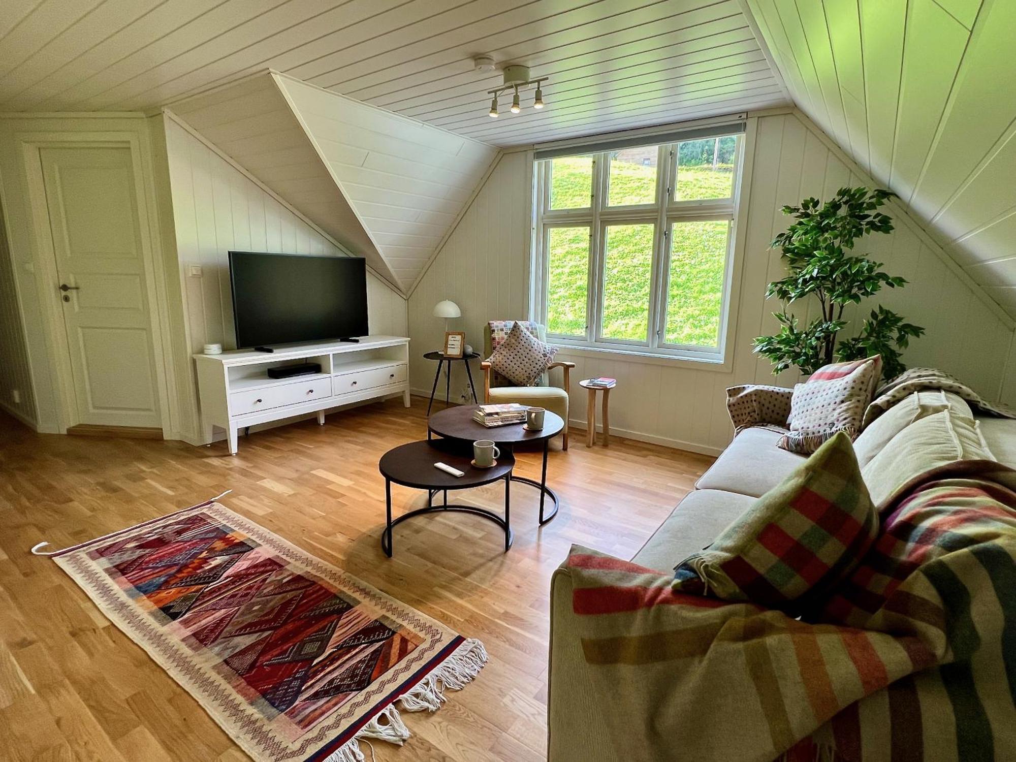 Holiday home Hardangerfjord View - Luxury Fjord-side Oystese