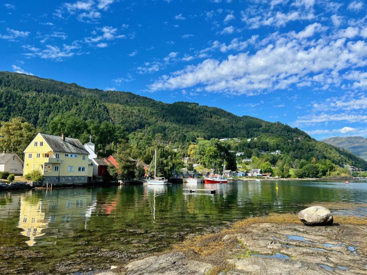 Holiday home Hardangerfjord View - Luxury Fjord-side Oystese
