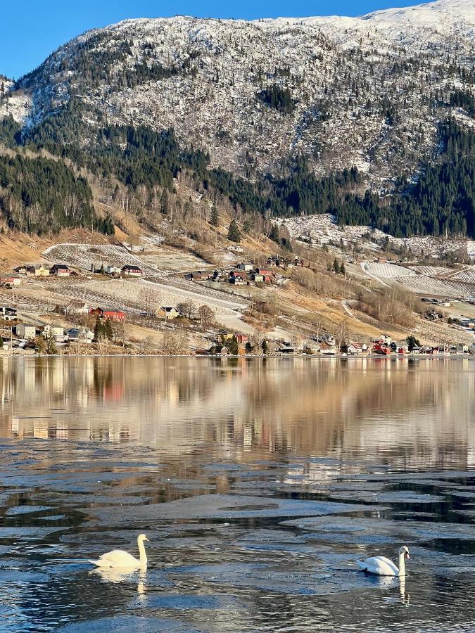 Hardangerfjord View - Luxury Fjord-side * Oystese