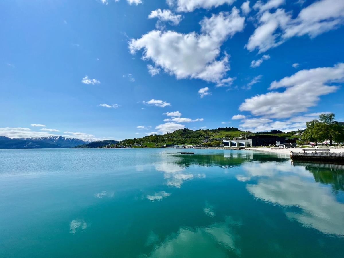 Holiday home Hardangerfjord View - Luxury Fjord-side *